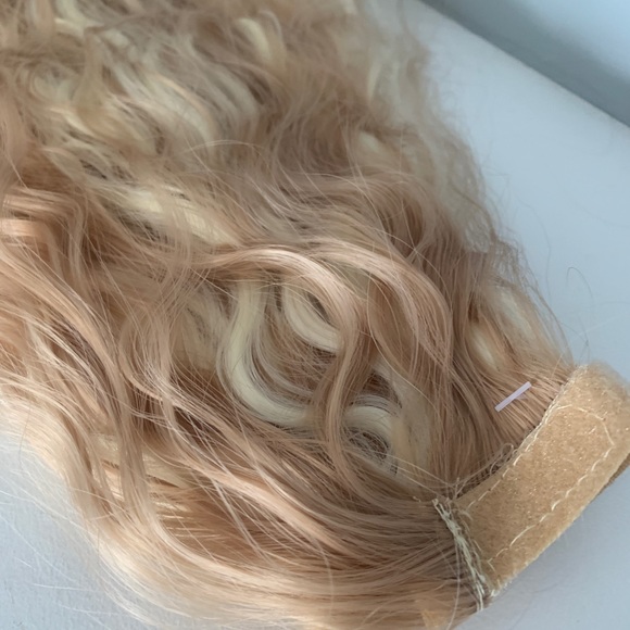 NEW Highlighted Blonde ponytail extensions - Picture 3 of 5